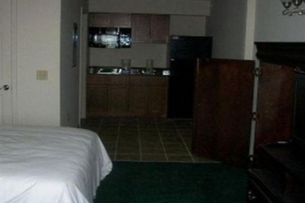 CRIMSON INN (Bridgewater)